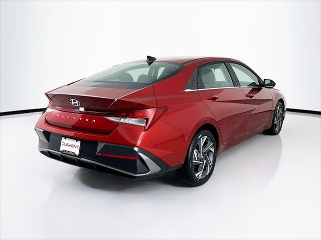 Hyundai Elantra Vehicle Image 06