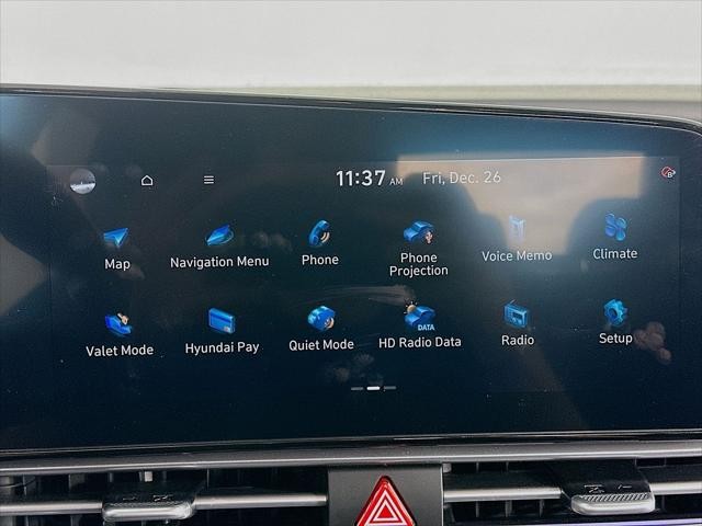 Hyundai Elantra Vehicle Image 16