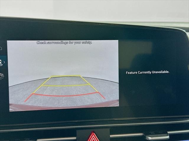 Hyundai Elantra Vehicle Image 17