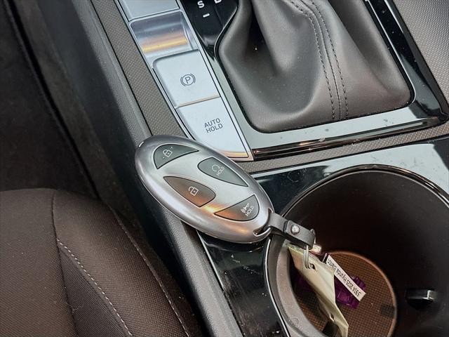 Hyundai Elantra Vehicle Image 20