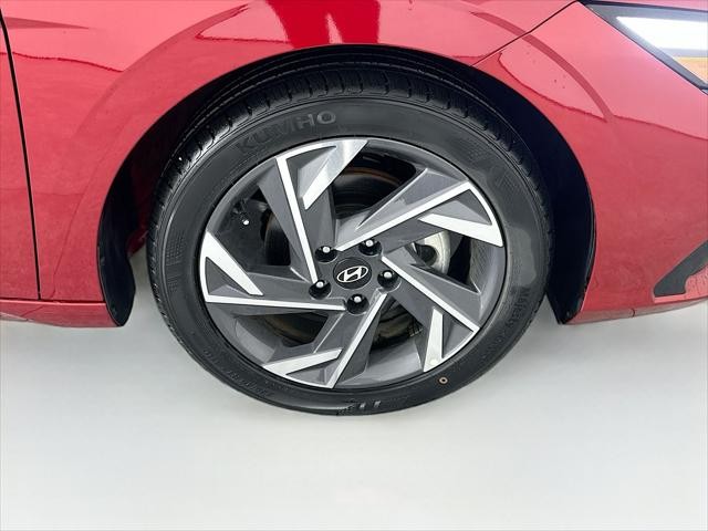 Hyundai Elantra Vehicle Image 31