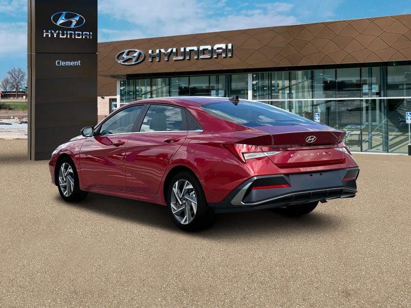 Hyundai Elantra Vehicle Full-screen Gallery Image 5
