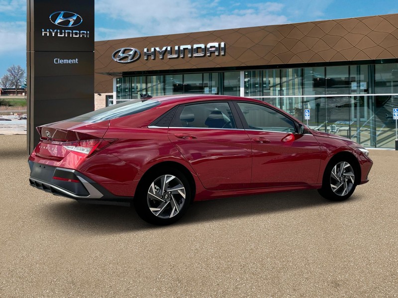 Hyundai Elantra Vehicle Full-screen Gallery Image 8