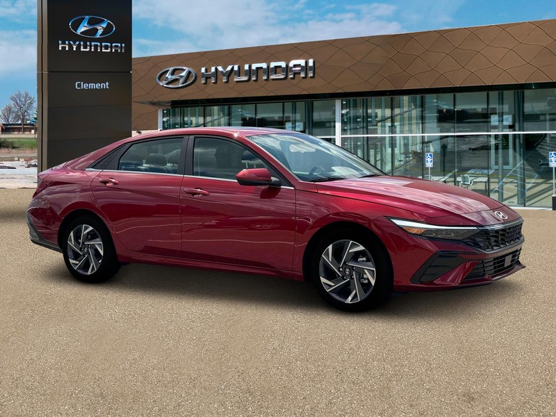 Hyundai Elantra Vehicle Full-screen Gallery Image 10