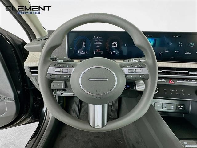 Hyundai Sonata Hybrid Vehicle Full-screen Gallery Image 13