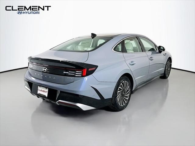 Hyundai Sonata Hybrid Vehicle Full-screen Gallery Image 6