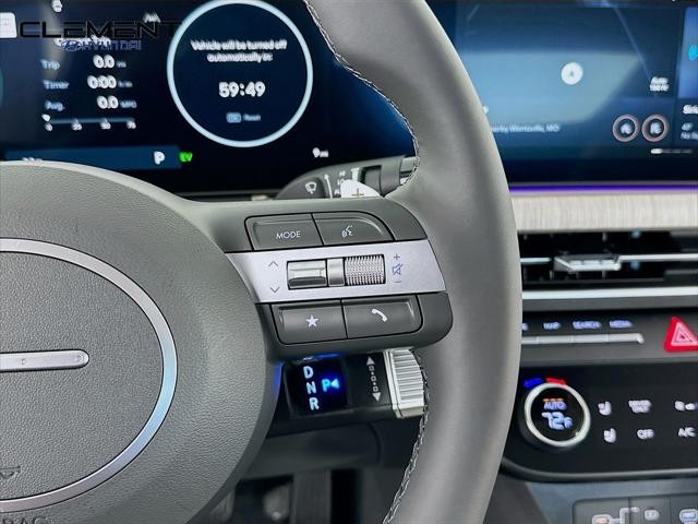 Hyundai Sonata Hybrid Vehicle Full-screen Gallery Image 15