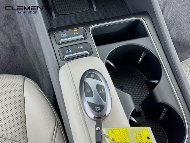 Hyundai Sonata Hybrid Vehicle Full-screen Gallery Image 21