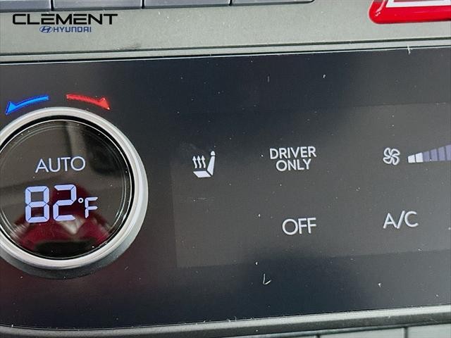 Hyundai Sonata Hybrid Vehicle Full-screen Gallery Image 20