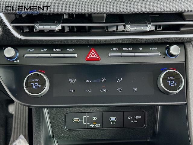 Hyundai Sonata Hybrid Vehicle Full-screen Gallery Image 19