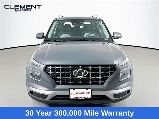 Hyundai Venue Vehicle Full-screen Gallery Image 2