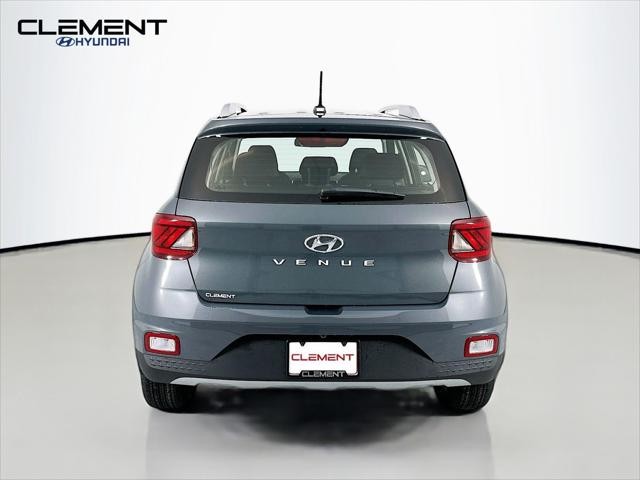 Hyundai Venue Vehicle Full-screen Gallery Image 7
