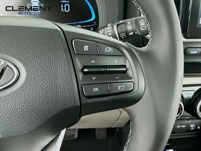 Hyundai Venue Vehicle Full-screen Gallery Image 15