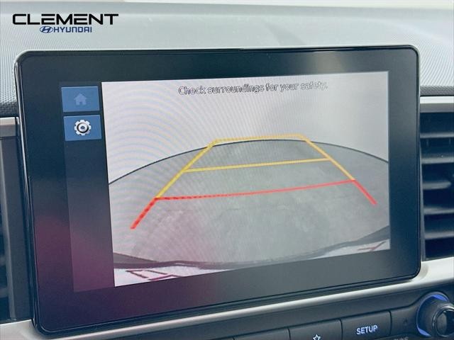 Hyundai Venue Vehicle Full-screen Gallery Image 18