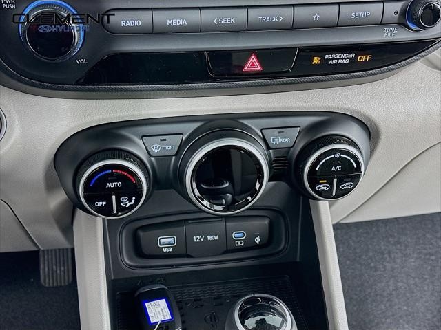 Hyundai Venue Vehicle Full-screen Gallery Image 19