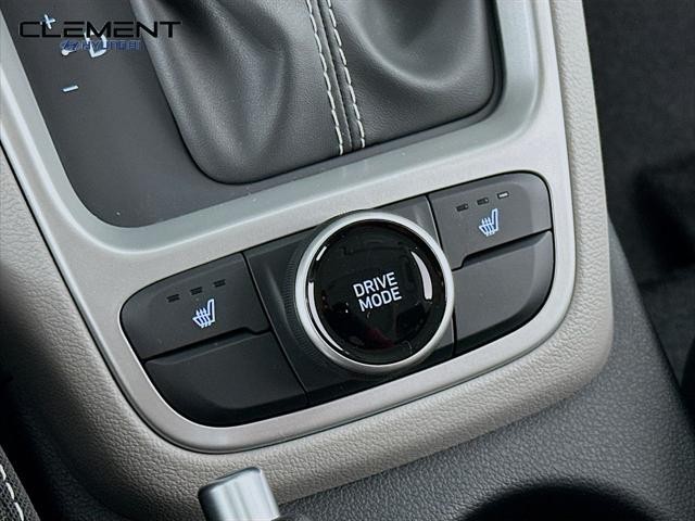 Hyundai Venue Vehicle Full-screen Gallery Image 20