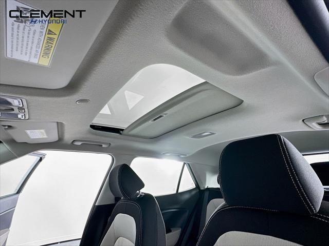 Hyundai Venue Vehicle Full-screen Gallery Image 22