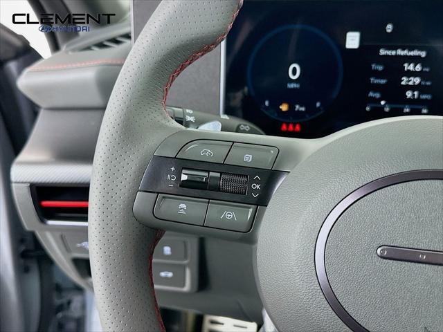 Hyundai Sonata Vehicle Full-screen Gallery Image 14