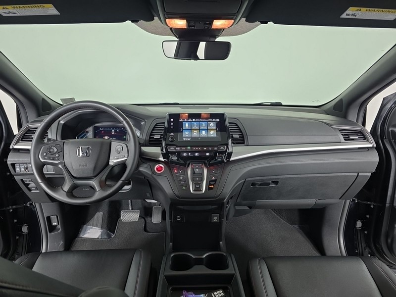 Honda Odyssey Vehicle Full-screen Gallery Image 11