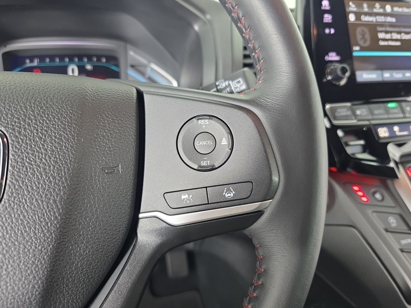 Honda Odyssey Vehicle Full-screen Gallery Image 16