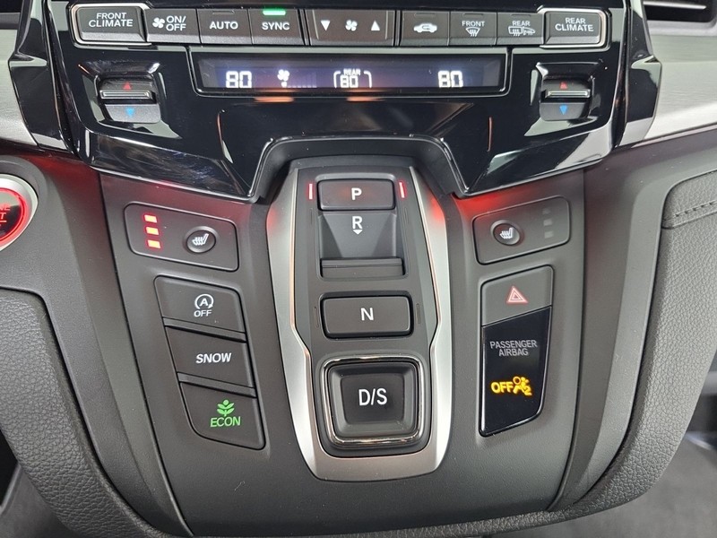 Honda Odyssey Vehicle Full-screen Gallery Image 24