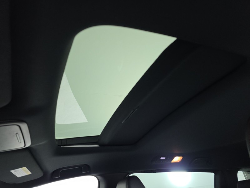 Honda Odyssey Vehicle Full-screen Gallery Image 28