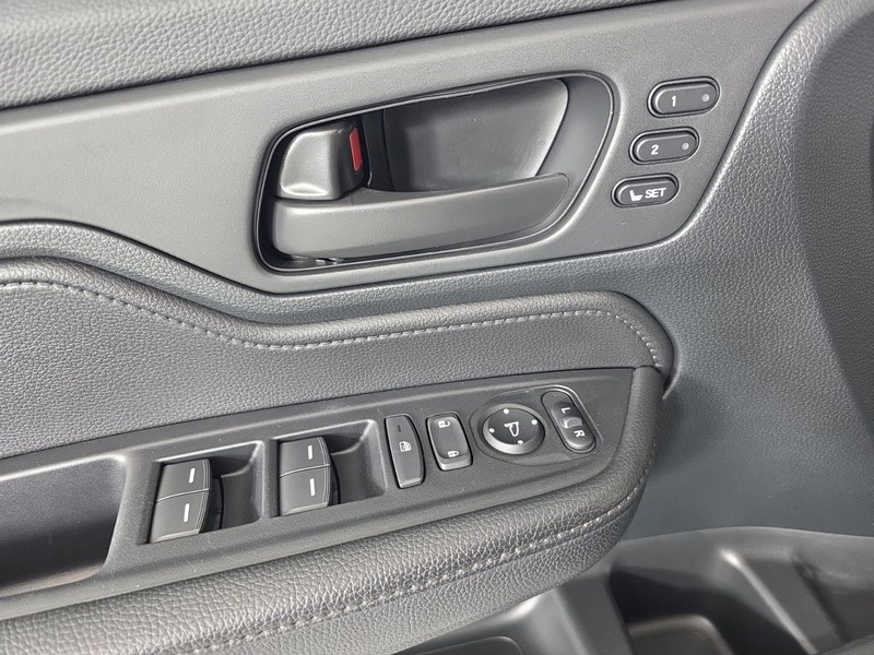 Honda Odyssey Vehicle Full-screen Gallery Image 29