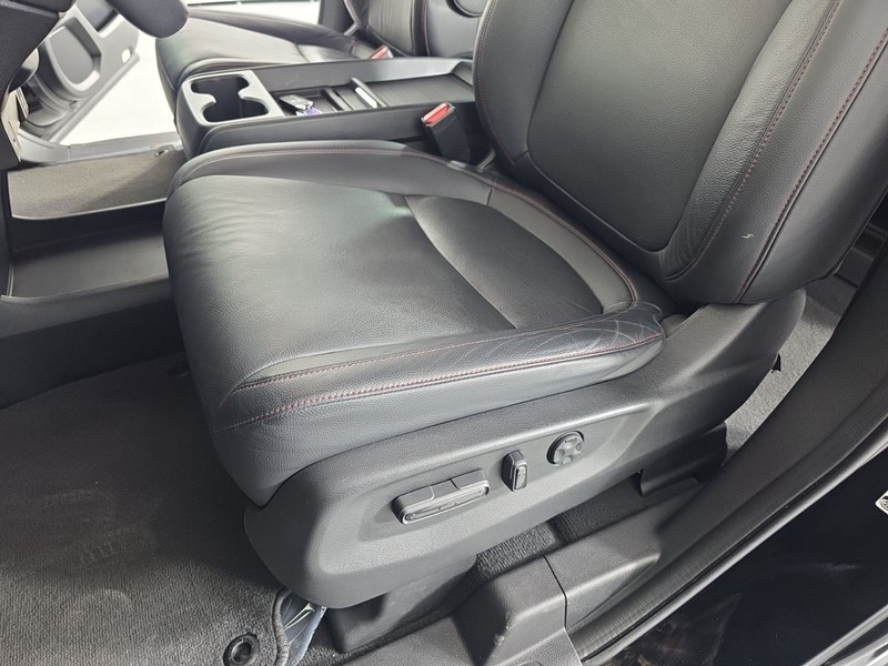 Honda Odyssey Vehicle Full-screen Gallery Image 32