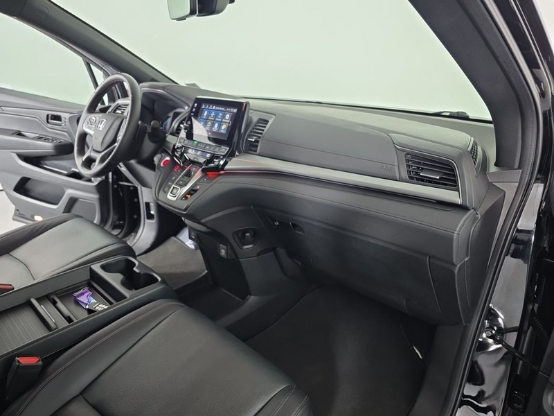 Honda Odyssey Vehicle Full-screen Gallery Image 37
