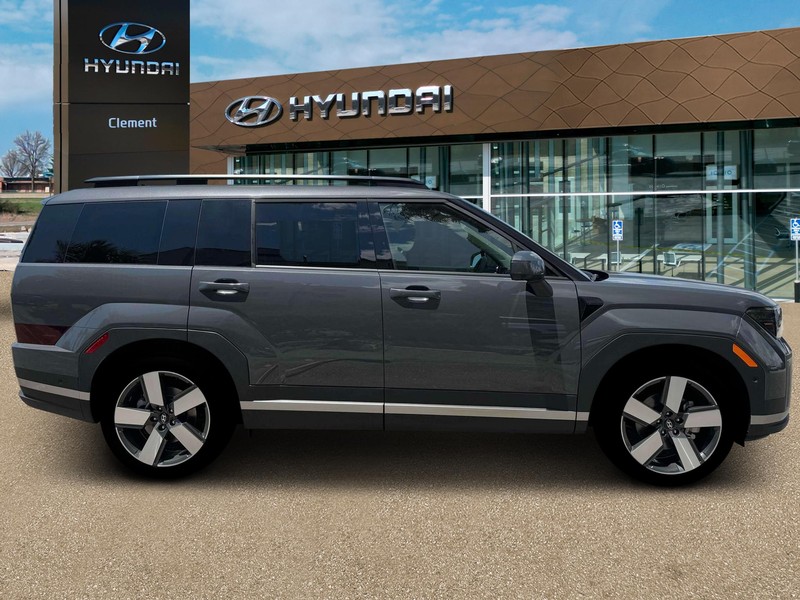 Hyundai Santa Fe Hybrid Vehicle Full-screen Gallery Image 9