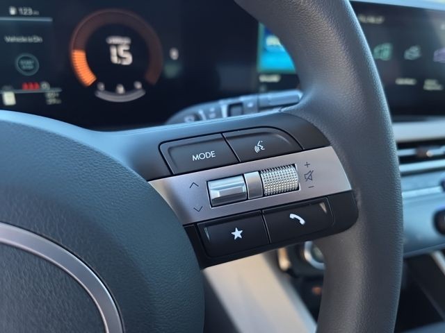 Hyundai Tucson Vehicle Full-screen Gallery Image 12