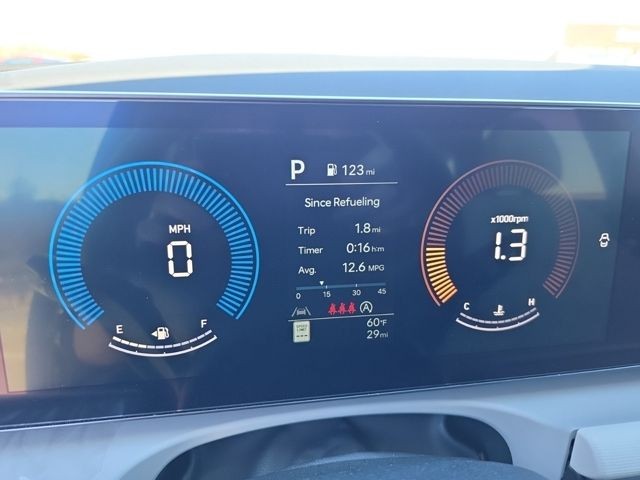 Hyundai Tucson Vehicle Full-screen Gallery Image 15