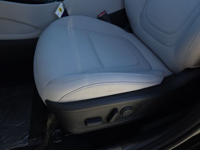 Hyundai Tucson Vehicle Full-screen Gallery Image 23