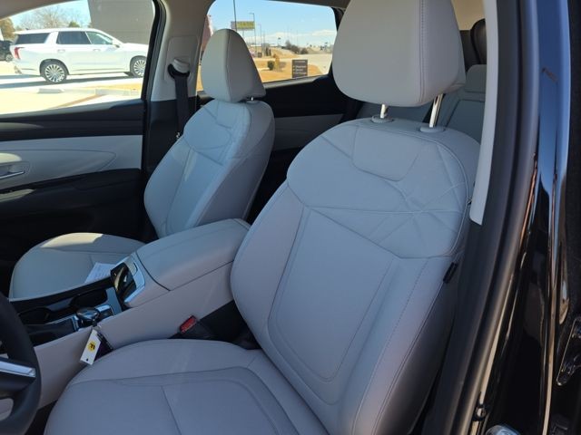 Hyundai Tucson Vehicle Full-screen Gallery Image 24