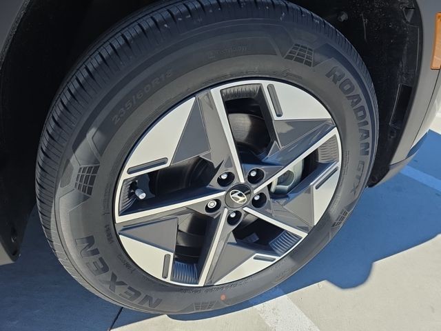 Hyundai Tucson Vehicle Full-screen Gallery Image 32