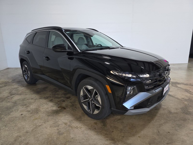 Hyundai Tucson Vehicle Full-screen Gallery Image 3