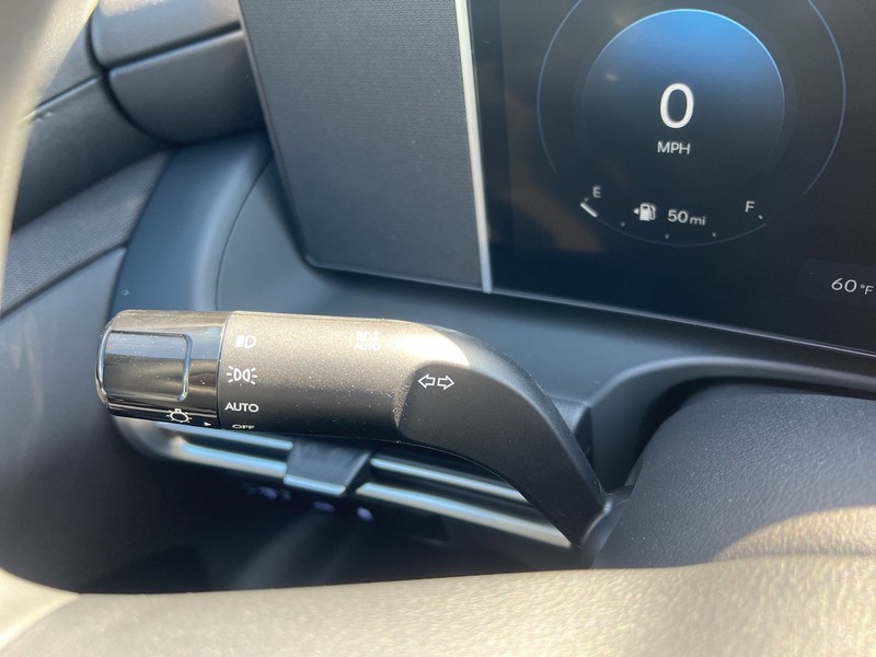 Hyundai Santa Cruz Vehicle Full-screen Gallery Image 12