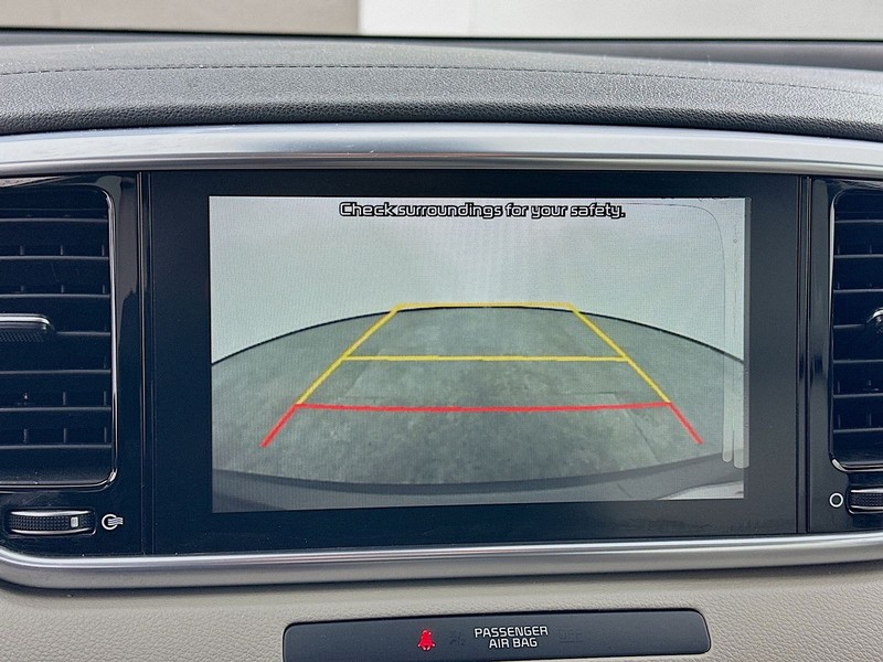 Kia Sportage Vehicle Full-screen Gallery Image 19