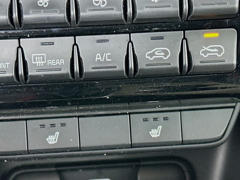 Kia Sportage Vehicle Full-screen Gallery Image 22