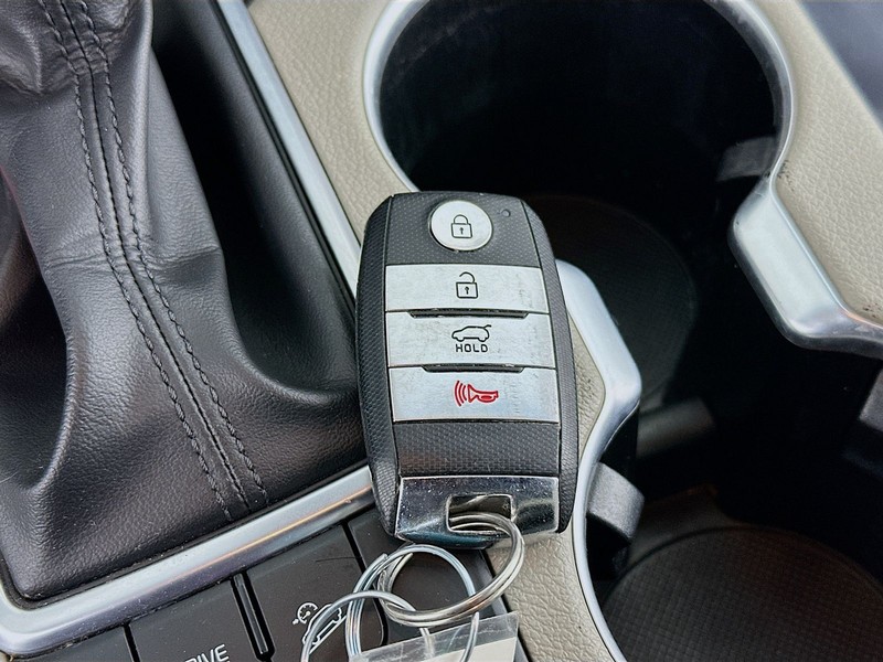 Kia Sportage Vehicle Full-screen Gallery Image 23