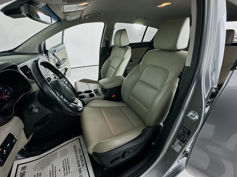 Kia Sportage Vehicle Full-screen Gallery Image 28