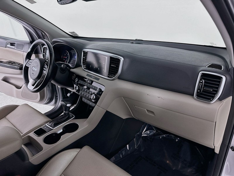 Kia Sportage Vehicle Full-screen Gallery Image 33