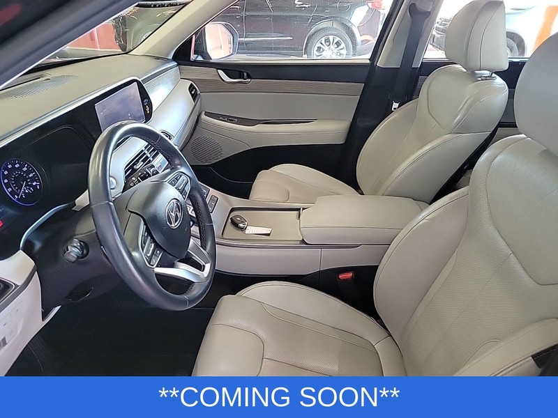 Hyundai Palisade Vehicle Full-screen Gallery Image 3