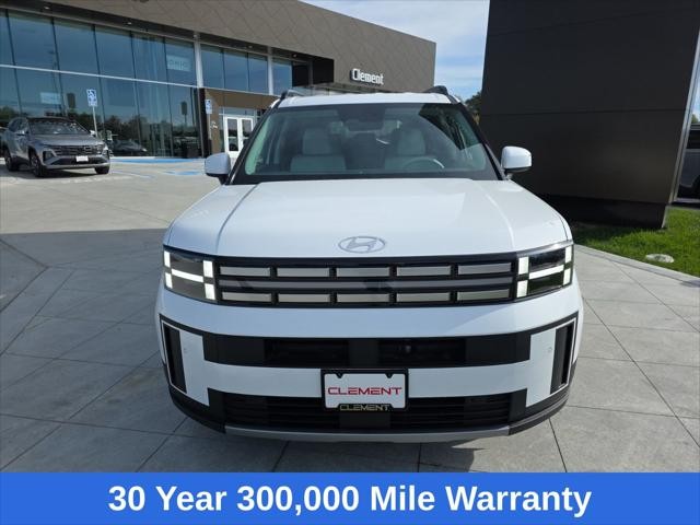 Hyundai Santa Fe Vehicle Full-screen Gallery Image 2