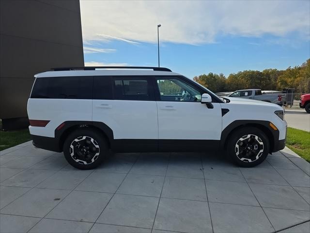 Hyundai Santa Fe Vehicle Full-screen Gallery Image 4