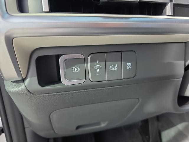 Hyundai Santa Fe Vehicle Full-screen Gallery Image 12