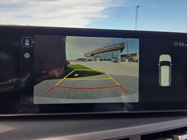 Hyundai Santa Fe Vehicle Full-screen Gallery Image 20