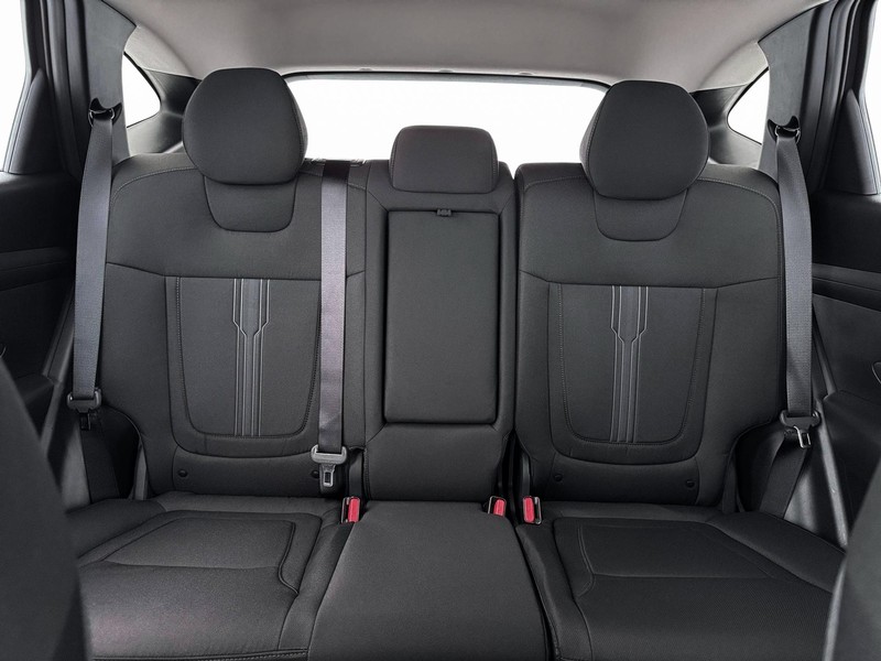 Hyundai Tucson Vehicle Full-screen Gallery Image 16