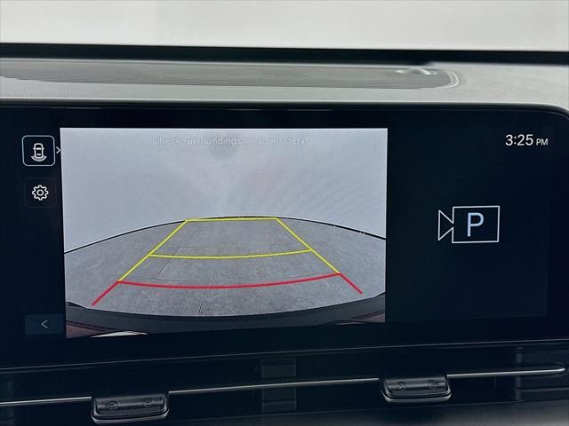 Hyundai Kona Vehicle Full-screen Gallery Image 18