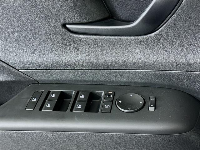 Hyundai Kona Vehicle Full-screen Gallery Image 22